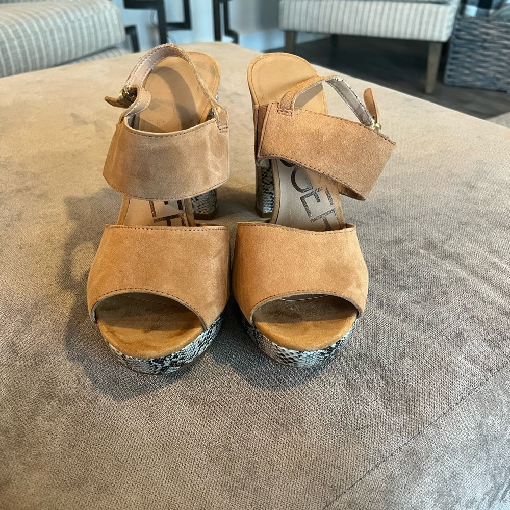 Snake skin pattern high heels, size 9 M